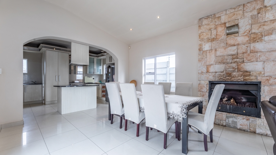 4 Bedroom Property for Sale in Parklands Western Cape